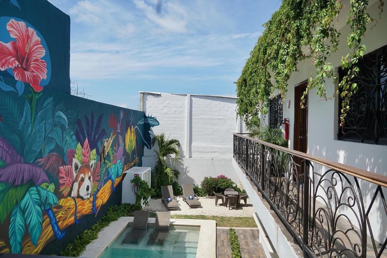 Red Panda Hostal Playa del Carmen Exterior photo