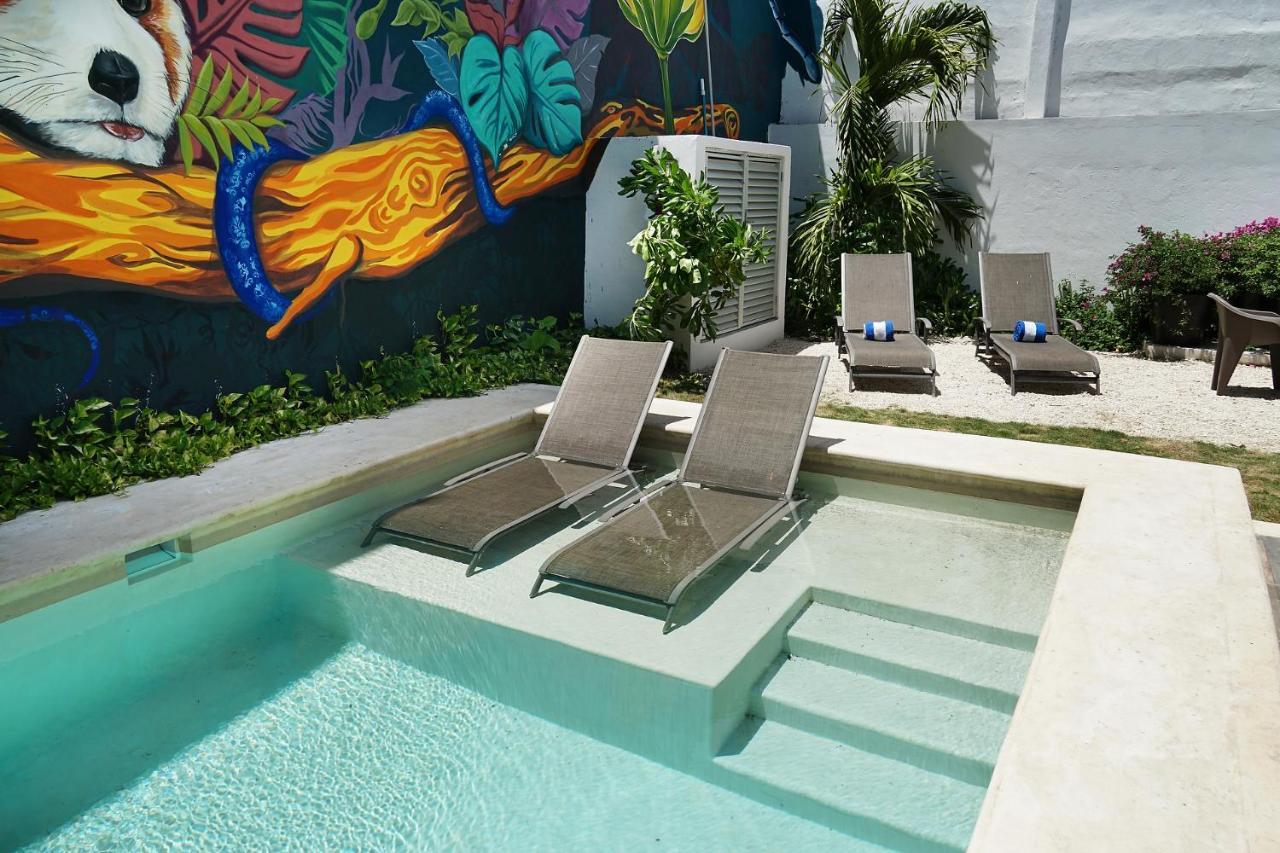 Red Panda Hostal Playa del Carmen Exterior photo